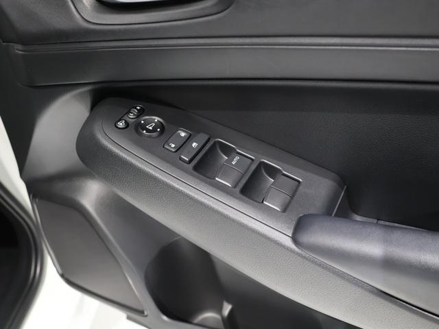 ヴェゼル ｅ：ＨＥＶＸ　運転支援機能　衝突軽減ブレーキ　ＬＥＤヘッドライト　先進ライト　ドライブレコーダ　　　　ＥＴＣ　純正ナビ　バックカメラ　Ｂｌｕｅｔｏｏｔｈ接続　障害物センサー　スマートキー　ワンオーナー車　ＡＡＣ（22枚目）