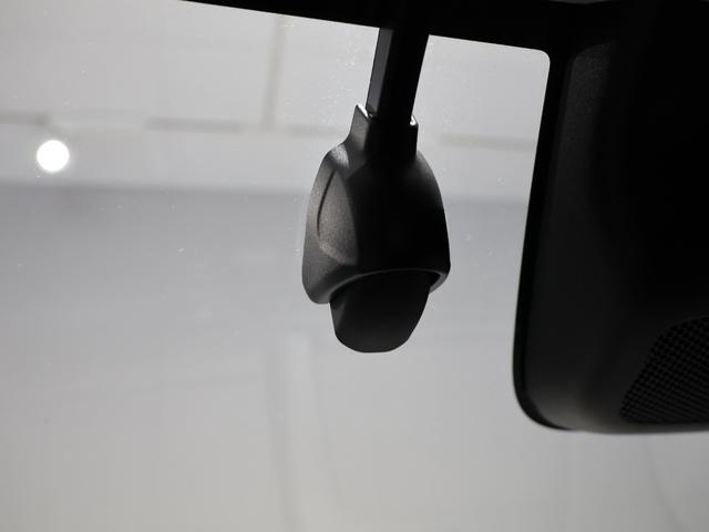 ヴェゼル ｅ：ＨＥＶＸ　運転支援機能　衝突軽減ブレーキ　ＬＥＤヘッドライト　先進ライト　ドライブレコーダ　　　　ＥＴＣ　純正ナビ　バックカメラ　Ｂｌｕｅｔｏｏｔｈ接続　障害物センサー　スマートキー　ワンオーナー車　ＡＡＣ（39枚目）