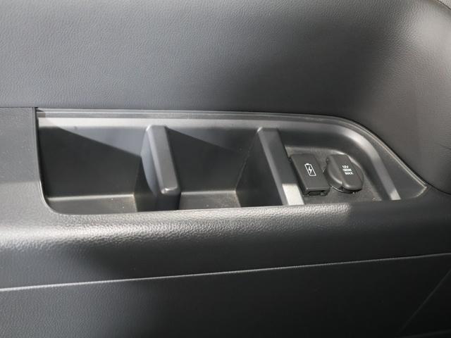 ステップワゴン スパーダ　運転支援機能　衝突軽減ブレーキ　両側電動スライドドア　ＬＥＤヘッドライト　ＥＴＣ　　　純正１１．４インチナビ　バックカメラ　Ｂｌｕｅｔｏｏｔｈ接続　パワーテールゲート　２列目オットマン　パワーゲート（60枚目）