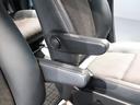運転席・助手席ともに、アームレストがついていますので運転時の負担軽減してくれます。