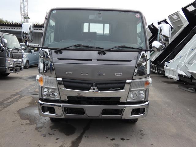 キャンター 　２トン　平ボディー　マニュアル　メッキパーツ　　パワステ　パワーウィンドウ　バックカメラ付き　タ－ボ　ディーゼル　２５１１１７（2枚目）