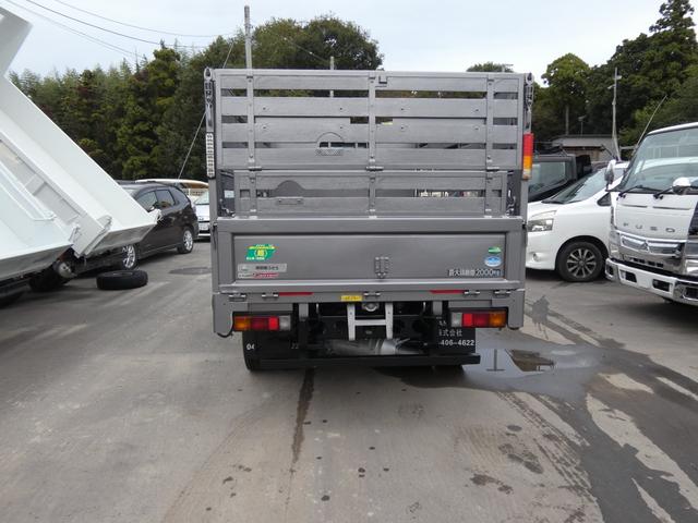 キャンター 　２トン　平ボディー　マニュアル　メッキパーツ　　パワステ　パワーウィンドウ　バックカメラ付き　タ－ボ　ディーゼル　２５１１１７（6枚目）