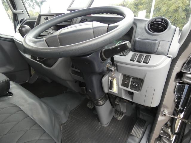キャンター 　２トン　平ボディー　マニュアル　メッキパーツ　　パワステ　パワーウィンドウ　バックカメラ付き　タ－ボ　ディーゼル　２５１１１７（10枚目）