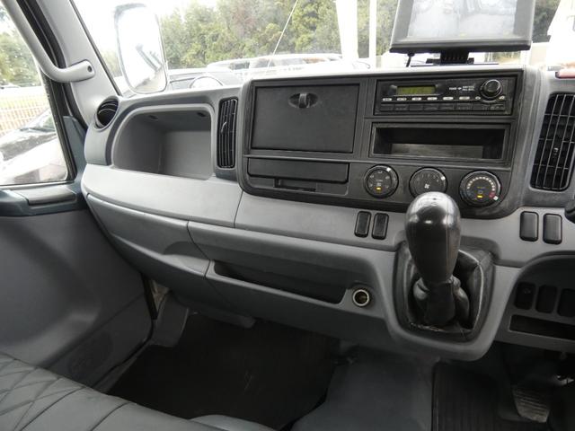 キャンター 　２トン　平ボディー　マニュアル　メッキパーツ　　パワステ　パワーウィンドウ　バックカメラ付き　タ－ボ　ディーゼル　２５１１１７（11枚目）