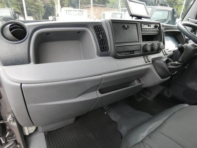 キャンター 　２トン　平ボディー　マニュアル　メッキパーツ　　パワステ　パワーウィンドウ　バックカメラ付き　タ－ボ　ディーゼル　２５１１１７（12枚目）