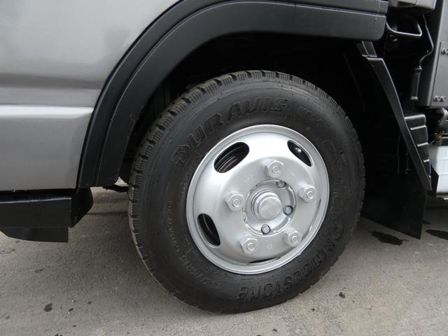 キャンター 　２トン　平ボディー　マニュアル　メッキパーツ　　パワステ　パワーウィンドウ　バックカメラ付き　タ－ボ　ディーゼル　２５１１１７（16枚目）