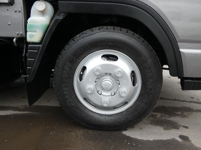 キャンター 　２トン　平ボディー　マニュアル　メッキパーツ　　パワステ　パワーウィンドウ　バックカメラ付き　タ－ボ　ディーゼル　２５１１１７（19枚目）