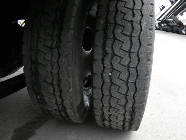 キャンター 　２トン　平ボディー　マニュアル　メッキパーツ　　パワステ　パワーウィンドウ　バックカメラ付き　タ－ボ　ディーゼル　２５１１１７（20枚目）