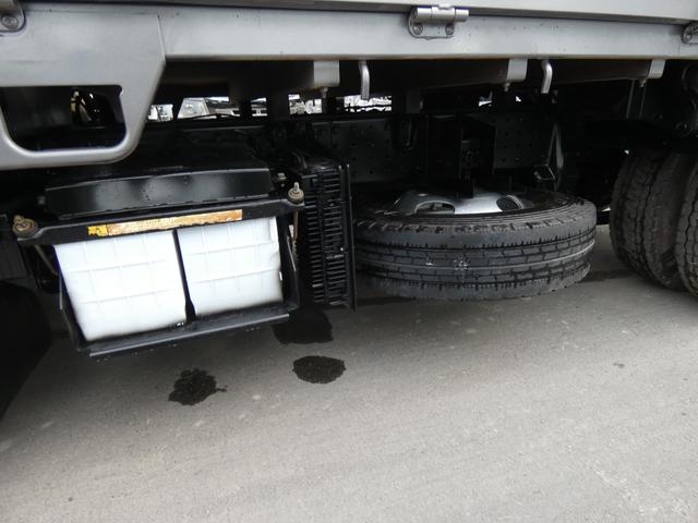 キャンター 　２トン　平ボディー　マニュアル　メッキパーツ　　パワステ　パワーウィンドウ　バックカメラ付き　タ－ボ　ディーゼル　２５１１１７（21枚目）