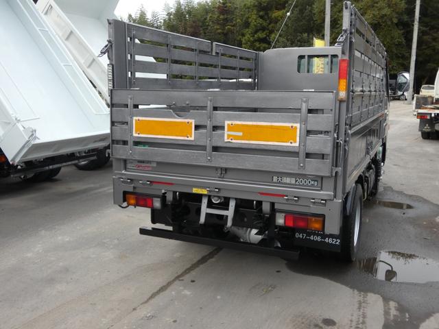 キャンター 　２トン　平ボディー　マニュアル　メッキパーツ　　パワステ　パワーウィンドウ　バックカメラ付き　タ－ボ　ディーゼル　２５１１１７（28枚目）