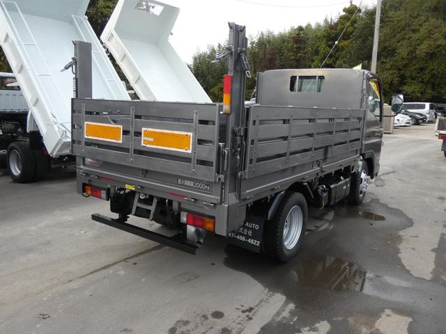 キャンター 　２トン　平ボディー　マニュアル　メッキパーツ　　パワステ　パワーウィンドウ　バックカメラ付き　タ－ボ　ディーゼル　２５１１１７（29枚目）