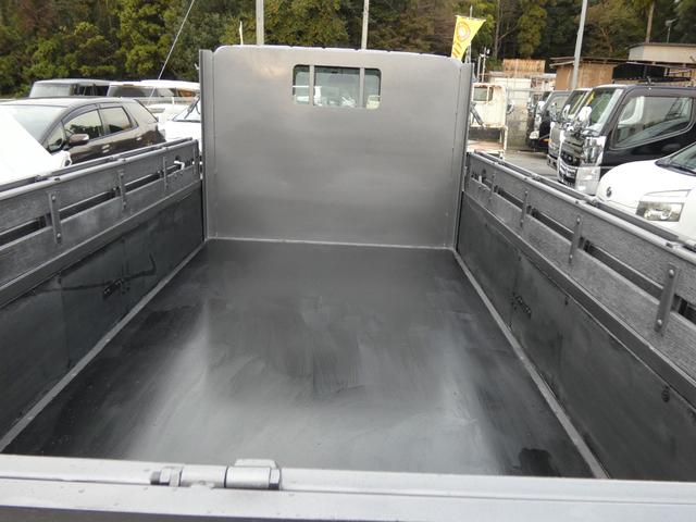 キャンター 　２トン　平ボディー　マニュアル　メッキパーツ　　パワステ　パワーウィンドウ　バックカメラ付き　タ－ボ　ディーゼル　２５１１１７（30枚目）