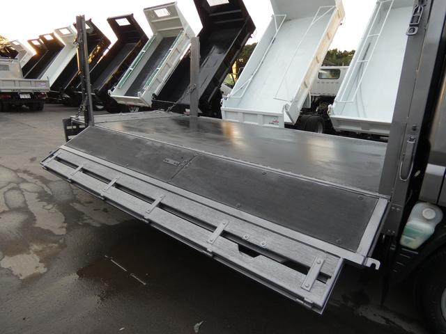 キャンター 　２トン　平ボディー　マニュアル　メッキパーツ　　パワステ　パワーウィンドウ　バックカメラ付き　タ－ボ　ディーゼル　２５１１１７（33枚目）