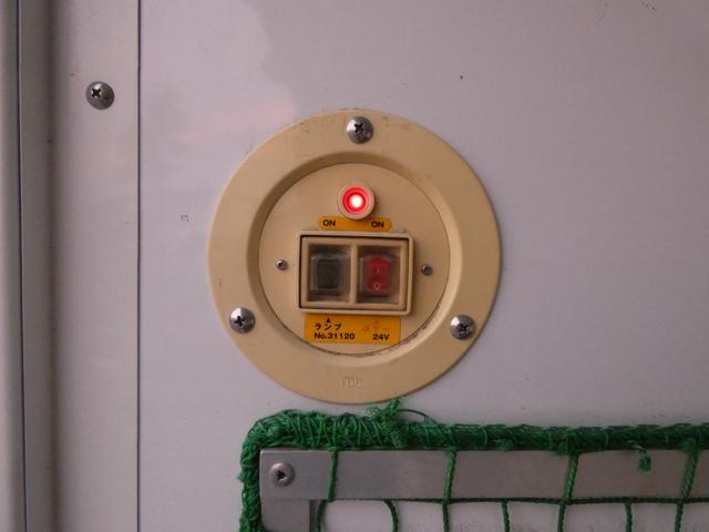 キャンター 1・5トン アルミバン 4WD メッキパーツ パワステ パワーウィンドウ バックカメラ付き タ-ボ ディーゼル ドライブレコーダー付き 251118(26枚目)