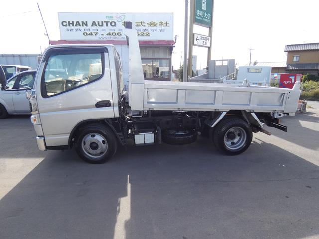 キャンター ダンプ　３トン　ダンプ　マニュアル　メッキパーツ　　タ－ボ　ディーゼル　ＥＴＣ付　ナビゲーション　付き　パワステ　パワーウィンドウ　２５１１１１（4枚目）