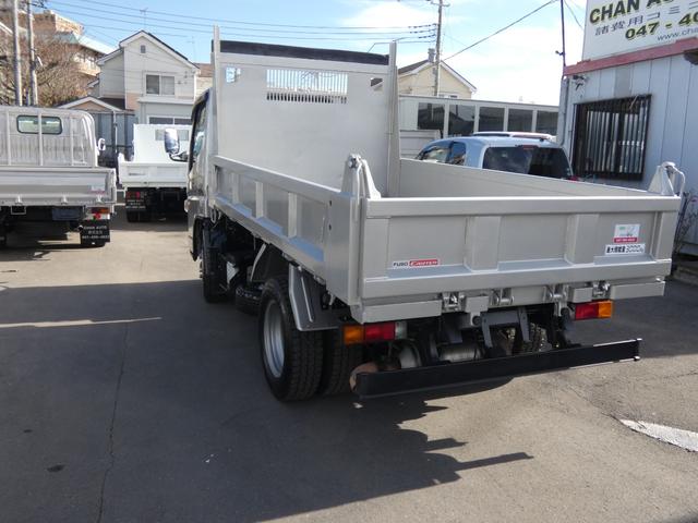 キャンター ダンプ　３トン　ダンプ　マニュアル　メッキパーツ　　タ－ボ　ディーゼル　ＥＴＣ付　ナビゲーション　付き　パワステ　パワーウィンドウ　２５１１１１（7枚目）