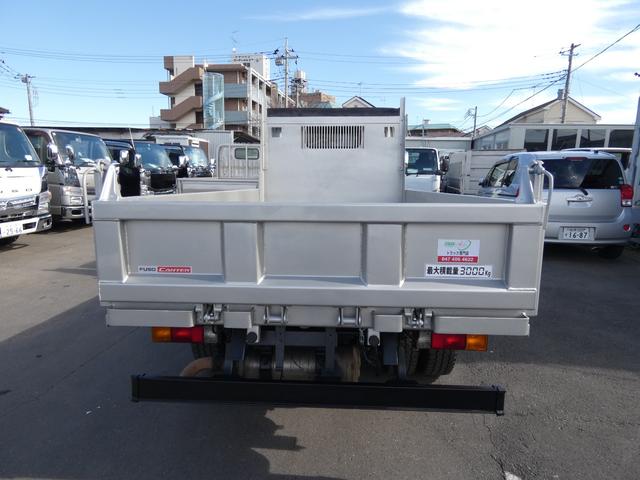 キャンター ダンプ　３トン　ダンプ　マニュアル　メッキパーツ　　タ－ボ　ディーゼル　ＥＴＣ付　ナビゲーション　付き　パワステ　パワーウィンドウ　２５１１１１（8枚目）