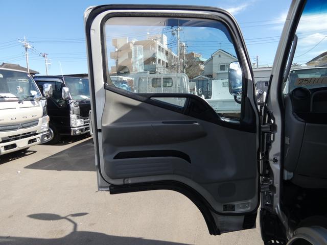 キャンター ダンプ　３トン　ダンプ　マニュアル　メッキパーツ　　タ－ボ　ディーゼル　ＥＴＣ付　ナビゲーション　付き　パワステ　パワーウィンドウ　２５１１１１（10枚目）