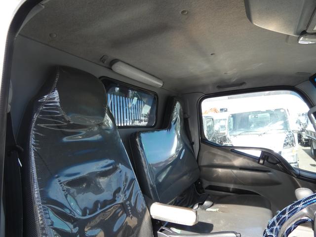 キャンター ダンプ　３トン　ダンプ　マニュアル　メッキパーツ　　タ－ボ　ディーゼル　ＥＴＣ付　ナビゲーション　付き　パワステ　パワーウィンドウ　２５１１１１（17枚目）