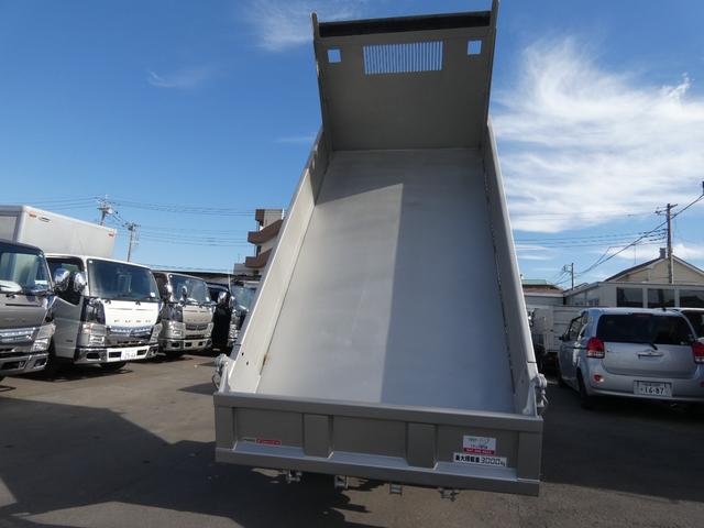 キャンター ダンプ　３トン　ダンプ　マニュアル　メッキパーツ　　タ－ボ　ディーゼル　ＥＴＣ付　ナビゲーション　付き　パワステ　パワーウィンドウ　２５１１１１（35枚目）