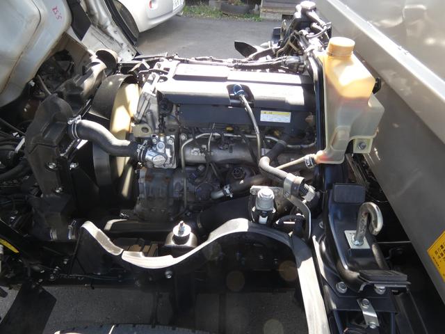 キャンター ダンプ　３トン　ダンプ　マニュアル　メッキパーツ　　タ－ボ　ディーゼル　ＥＴＣ付　ナビゲーション　付き　パワステ　パワーウィンドウ　２５１１１１（41枚目）