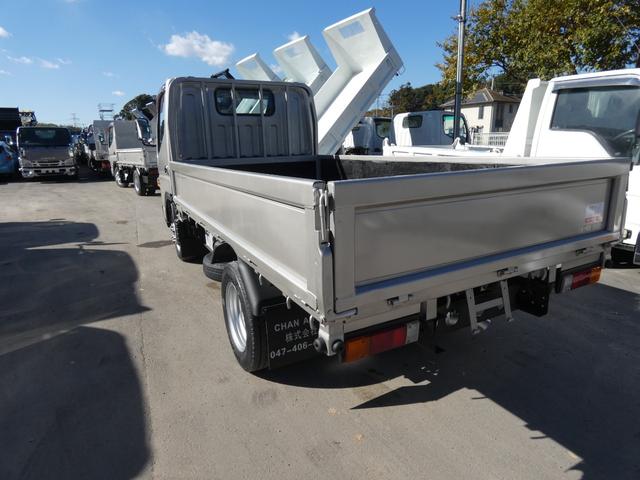 キャンター 　１．５トン　平ボディ　オートマ　ＥＴＣ　１．５００ＫＧ　三方開　ディーゼル　ターボ　パワーウィンドウ　パワステ　エアバック付き　　２５１１２９（4枚目）