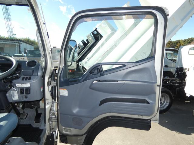 キャンター 　１．５トン　平ボディ　オートマ　ＥＴＣ　１．５００ＫＧ　三方開　ディーゼル　ターボ　パワーウィンドウ　パワステ　エアバック付き　　２５１１２９（11枚目）