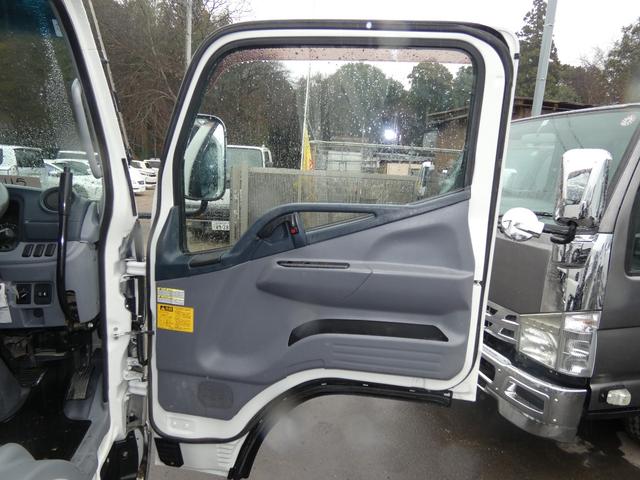 キャンター 　３トン　マニュアル　ダンプ　ＥＴＣ　メッキパーツ　ディーゼル　タ－ボ　　パワーウインドウ　パワステ　電動ミーラ　２５１１１５（9枚目）