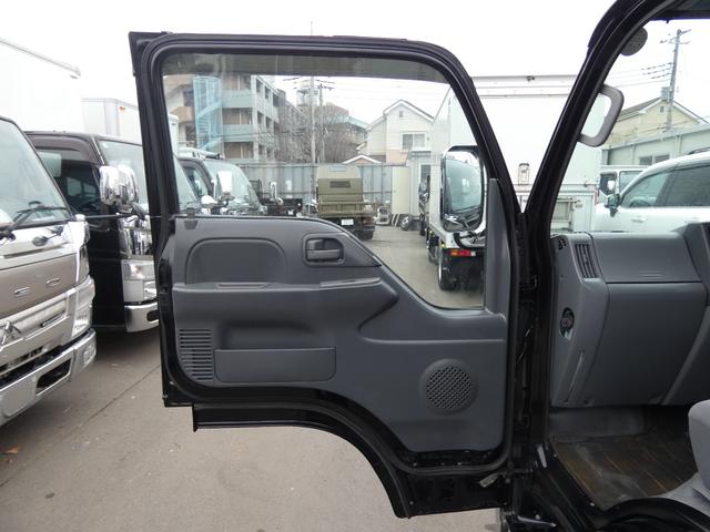 エルフトラック 　１．５ｔ　パネルバン　４ＷＤ　マニュアル　パワーウィンドウ　　メッキパーツ　パワステ　　タ－ボ　ディーゼル　バックカメラ　２５１２０９（21枚目）