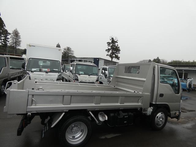 エルフトラック 　２トン　マニュアル　ダンプ　メッキパーツ　ディーゼル　タ－ボ　　　パワステ　パワーウインドウ　コボレーンフレーム付き　２５１２１０（4枚目）