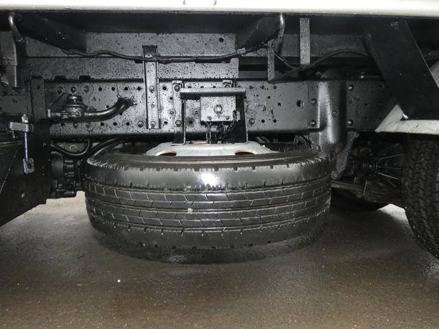 エルフトラック 　２トン　マニュアル　ダンプ　メッキパーツ　ディーゼル　タ－ボ　　　パワステ　パワーウインドウ　コボレーンフレーム付き　２５１２１０（29枚目）