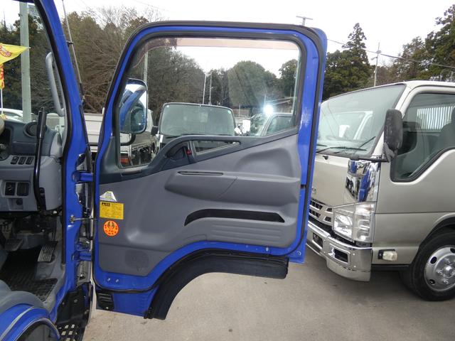 キャンター 　３トン　マニュアル　ダンプ　メッキパーツ　ディーゼル　タ－ボ　　　パワステ　パワーウインドウ電動　コボレーン　２５１２３２（9枚目）