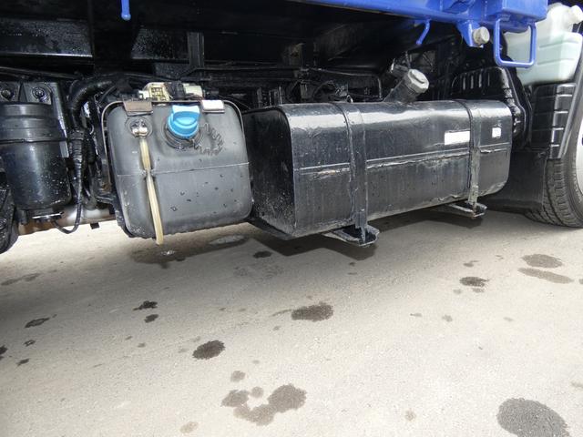 キャンター 　３トン　マニュアル　ダンプ　メッキパーツ　ディーゼル　タ－ボ　　　パワステ　パワーウインドウ電動　コボレーン　２５１２３２（35枚目）