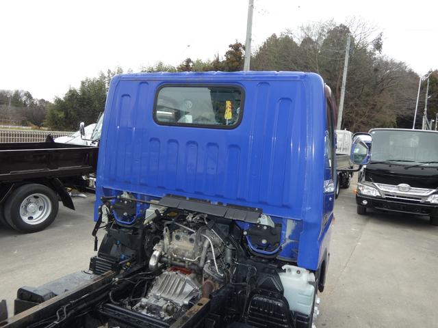キャンター 　３トン　マニュアル　ダンプ　メッキパーツ　ディーゼル　タ－ボ　　　パワステ　パワーウインドウ電動　コボレーン　２５１２３２（47枚目）