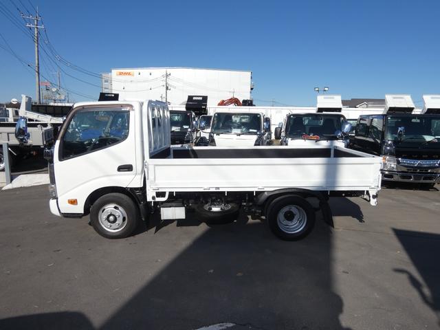 デュトロ 　２　トン　オートマ　平ボディ　ＥＴＣ　電動ミラー・　ディーゼル　ターボ　三方開　アイドリングストップ　２５１１４０（9枚目）