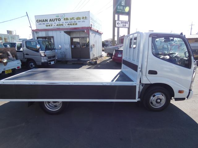 デュトロ 　２　トン　オートマ　平ボディ　ＥＴＣ　電動ミラー・　ディーゼル　ターボ　三方開　アイドリングストップ　２５１１４０（45枚目）