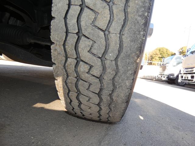 エルフトラック 　２　トン　マニュアル　平ボディＥＴＣ　電動ミラー・　ディーゼル　ターボ　三方開　アイドリングストップ　２５１２１５（32枚目）