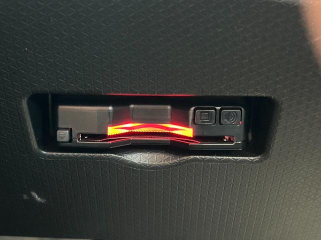 タント カスタムＸ　衝突軽減ブレーキ　両側パワースライドドア　純正ナビ　パノラマモニター　Ｂｌｕｅｔｏｏｔｈ　フルセグ　コーナーセンサー　ＬＥＤヘッドライト　ハーフレザー　アイドリングストップ　スマートキー（11枚目）