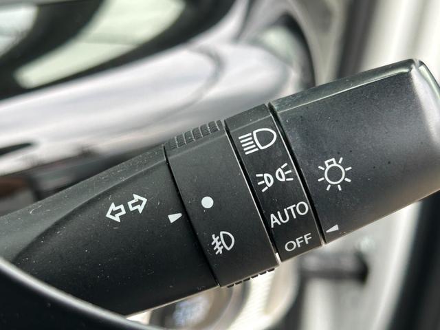スペーシアカスタム ハイブリッドＸＳターボ　衝突軽減ブレーキ　両側パワースライドドア　社外ナビ　Ｂｌｕｅｔｏｏｔｈ　シートヒーター　クルーズコントロール　ＬＥＤヘッドライト　レーンアシスト　コーナーセンサー　ＥＴＣ　パドルシフト（13枚目）
