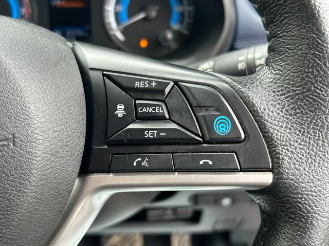 デイズ 　エマージェンシーブレーキ　純正ナビ　アラウンドビューモニター　Ｂｌｕｅｔｏｏｔｈ　アダプティブクルーズコントロール　車線逸脱警報　コーナーセンサー　ＬＥＤヘッドライト　フルセグ　オートライト　ＥＴＣ（9枚目）