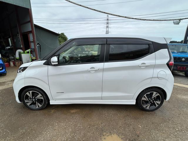 デイズ 　エマージェンシーブレーキ　純正ナビ　アラウンドビューモニター　Ｂｌｕｅｔｏｏｔｈ　アダプティブクルーズコントロール　車線逸脱警報　コーナーセンサー　ＬＥＤヘッドライト　フルセグ　オートライト　ＥＴＣ（18枚目）