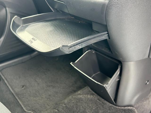 デイズ 　エマージェンシーブレーキ　純正ナビ　アラウンドビューモニター　Ｂｌｕｅｔｏｏｔｈ　アダプティブクルーズコントロール　車線逸脱警報　コーナーセンサー　ＬＥＤヘッドライト　フルセグ　オートライト　ＥＴＣ（32枚目）