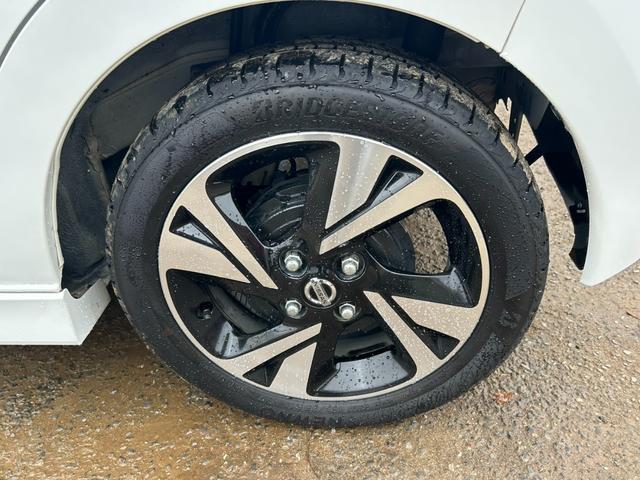 デイズ 　エマージェンシーブレーキ　純正ナビ　アラウンドビューモニター　Ｂｌｕｅｔｏｏｔｈ　アダプティブクルーズコントロール　車線逸脱警報　コーナーセンサー　ＬＥＤヘッドライト　フルセグ　オートライト　ＥＴＣ（52枚目）