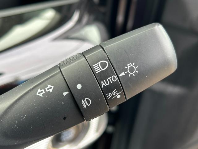 スペーシアカスタム ハイブリッドＧＳ　衝突軽減ブレーキ　アラウンドビューモニター　Ｂｌｕｅｔｏｏｔｈ　アダプティブクルーズコントロール　シートヒーター　ＬＥＤヘッドライト　コーナーセンサー　レーンアシスト　オートライト　社外オーディオ（12枚目）