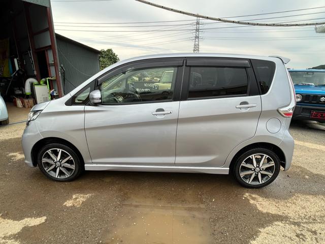 デイズ ハイウェイスター　Ｇターボ　エマージェンシーブレーキ　純正ナビ　アラウンドビューモニター　Ｂｌｕｅｔｏｏｔｈ　クルーズコントロール　フルセグ　オートハイビーム　ＨＩＤヘッドライト　アイドリングストップ　ＥＴＣ　スマートキー（20枚目）