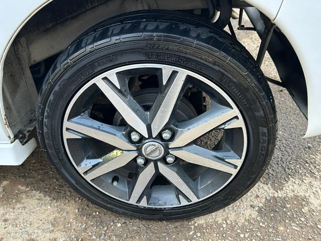 デイズルークス ハイウェイスター　Ｘ　Ｖセレクション　エマージェンシーブレーキ　両側パワースライドドア　フリップダウンモニター　純正ナビ　アラウンドビューモニター　フルセグ　Ｂｌｕｅｔｏｏｔｈ　オートハイビーム　ＬＥＤヘッドライト　ＥＴＣ　スマートキー（52枚目）