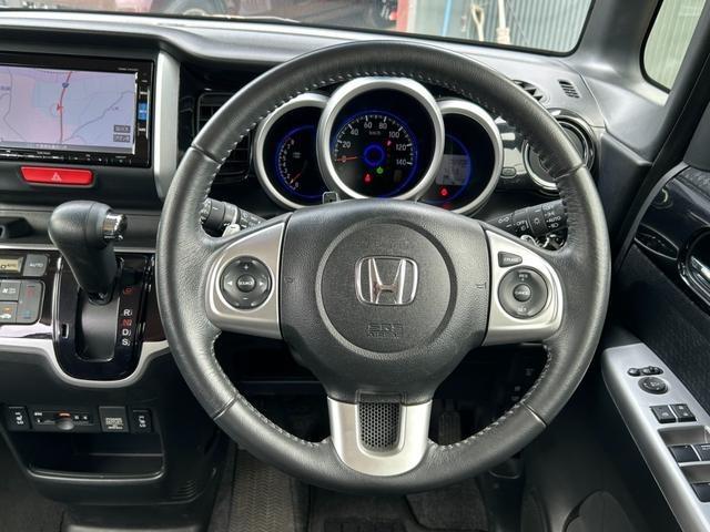 N-BOXカスタム G ターボSSパッケージ 衝突軽減ブレーキ 両側パワースライドドア 純正ナビ シートヒーター Bluetooth バックカメラ ETC クルーズコントロール ステアリングリモコン パドルシフト HIDヘッドライト オートライト(5枚目)