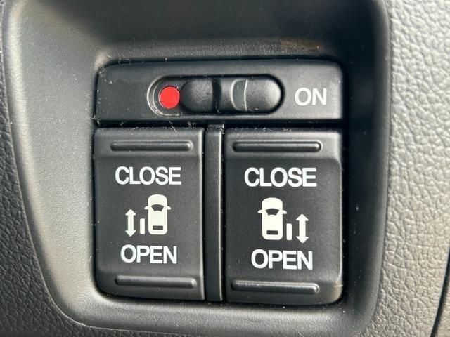 N-BOXカスタム G ターボSSパッケージ 衝突軽減ブレーキ 両側パワースライドドア 純正ナビ シートヒーター Bluetooth バックカメラ ETC クルーズコントロール ステアリングリモコン パドルシフト HIDヘッドライト オートライト(7枚目)