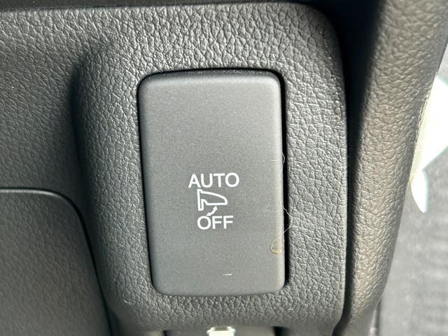 N-BOXカスタム G ターボSSパッケージ 衝突軽減ブレーキ 両側パワースライドドア 純正ナビ シートヒーター Bluetooth バックカメラ ETC クルーズコントロール ステアリングリモコン パドルシフト HIDヘッドライト オートライト(11枚目)