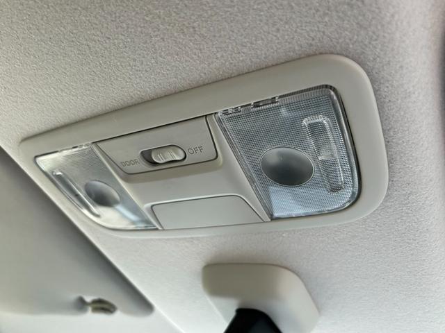 N-BOXカスタム G ターボSSパッケージ 衝突軽減ブレーキ 両側パワースライドドア 純正ナビ シートヒーター Bluetooth バックカメラ ETC クルーズコントロール ステアリングリモコン パドルシフト HIDヘッドライト オートライト(32枚目)